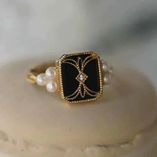 Antique Black Pearl Golden Ring | Gold